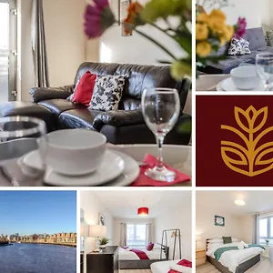 Waterfront Quayside With Secure Parking & Lift, Ideal For Mobility Users Apartment Newcastle upon Tyne